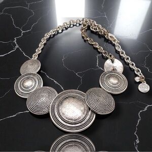 Stylish Vintage Dana Buchman Silver Tone Disc Bib Statement Necklace